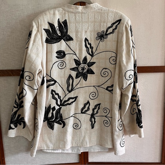 Maggie Barnes Vintage Embroidered Floral Black and White Jacket - 1X - Picture 2 of 12